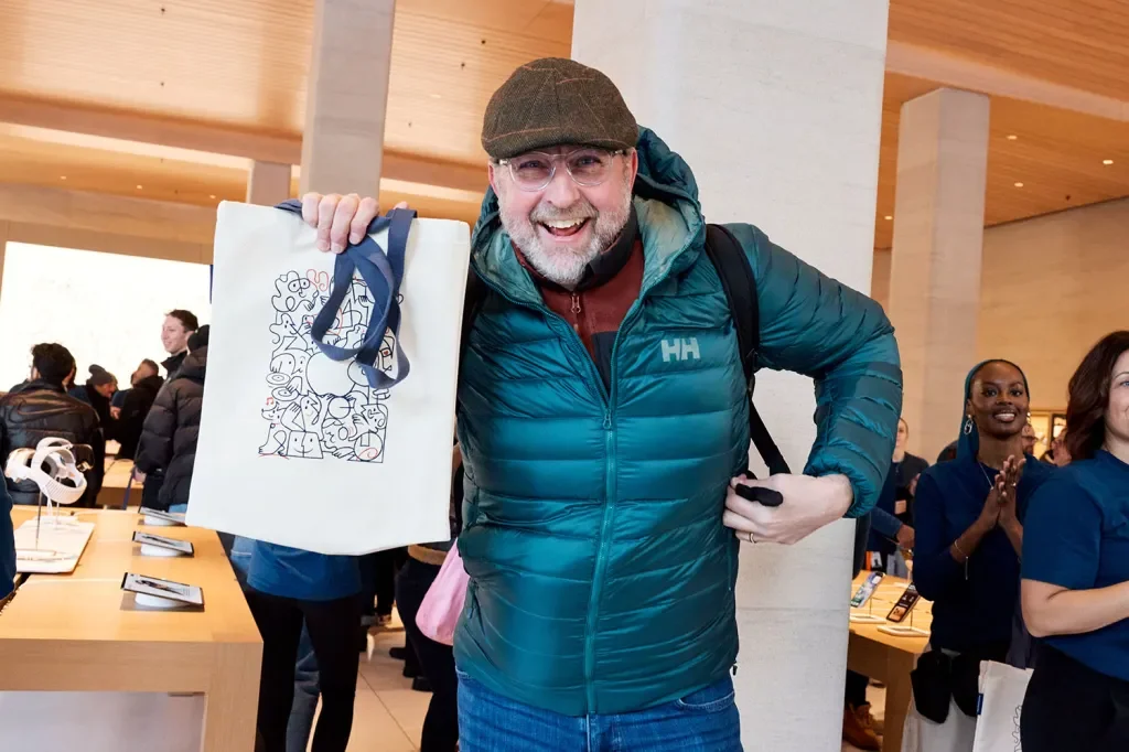 Apple opens Sainte-Catherine store in historic Montreal building