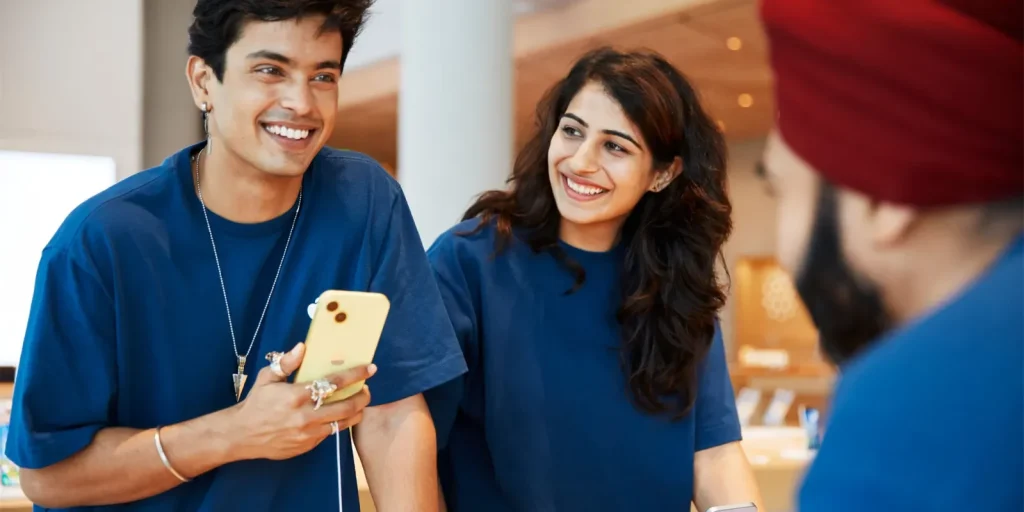 Apple just released a new AI chatbot to help retail employees sell iPhones