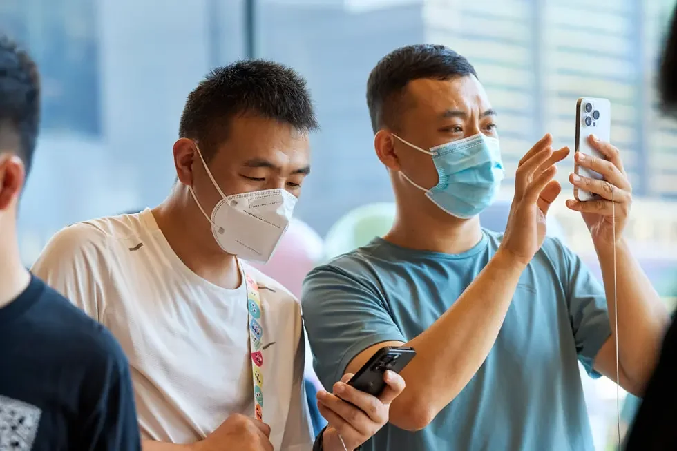 Apple Store iPhone 14 photos shared by company as first customers arrive