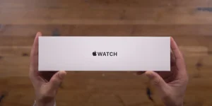 Apple Watch Series 6 vs Apple Watch SE: Which should you buy this holiday season?