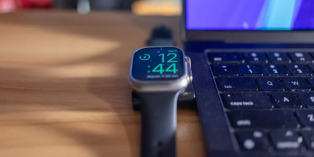 Review: ESR's 3-in-1 charging stand delivers 25W MagSafe charging at a great price